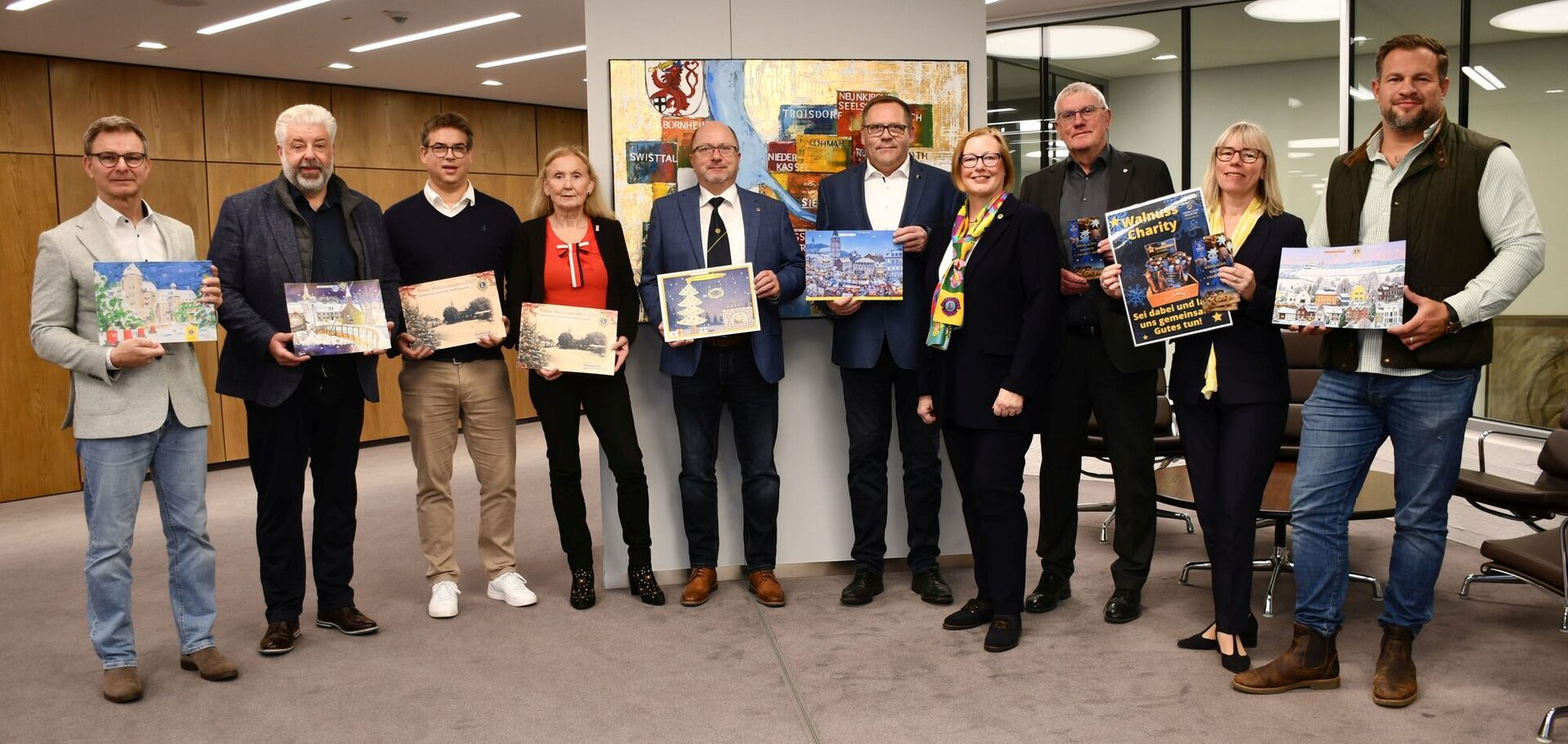 Adventskalender und Walnüsse für einen guten Zweck